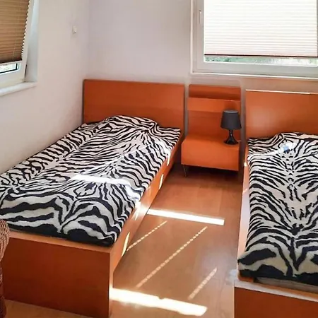 Feriehus 9 Bedroom Amazing In Klodno