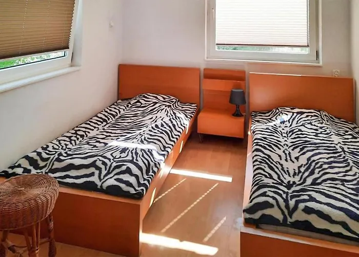 בית נופש 9 Bedroom Amazing In Klodno