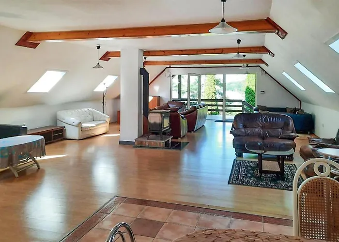 בית נופש 9 Bedroom Amazing In Klodno