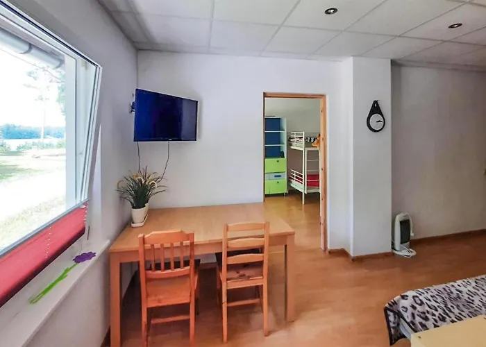 9 Bedroom Amazing In Klodno בית נופש Klodno (Pomerania)